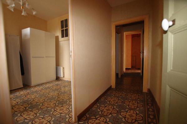 MAS Provençal de 310 M2 sur 16800 M2 (trois logements possibles)