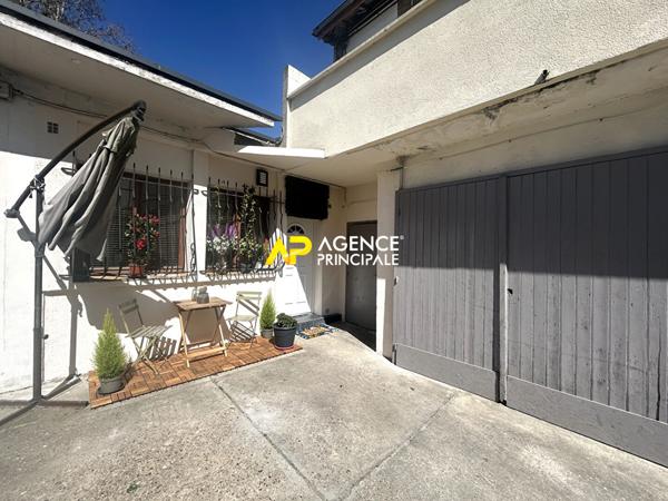 Maison de ville 5 pièce(s) €284 000 ** - Référence 4350