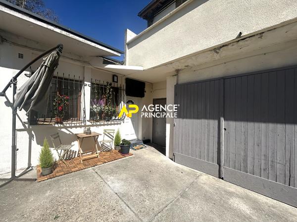 Maison de ville 5 pièce(s) €284 000 ** - Référence 4350