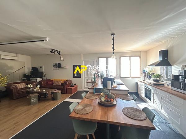 Maison de ville 5 pièce(s) €284 000 ** - Référence 4350