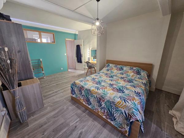 Maison de bourg -88m2 - 3 pièces - petite terrasse -   BEAUMONT (63110)