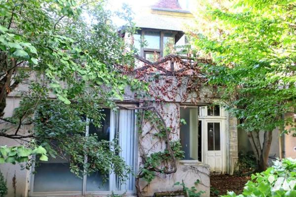 Maison T10 - Dépendances - Cave - Garage - Jardin. 461 m² cadastré.