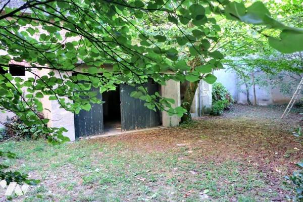 Maison T10 - Dépendances - Cave - Garage - Jardin. 461 m² cadastré.