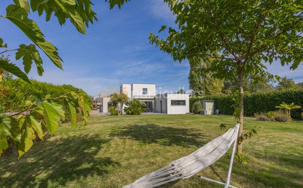 Vente
                Maison130 m² - 5 Pièces -
                    SAINT PHILBERT DE GRAND LIEU (44310)