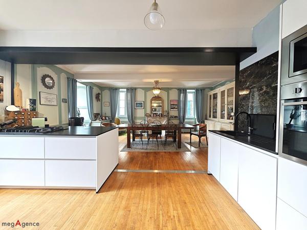 Maison à PLOERMEL, 56800 - 10 pièces 280m²