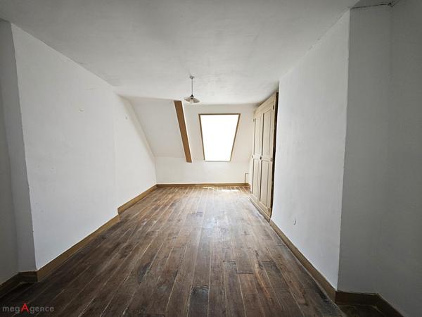 Maison à PLOERMEL, 56800 - 10 pièces 280m²