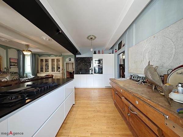 Maison à PLOERMEL, 56800 - 10 pièces 280m²