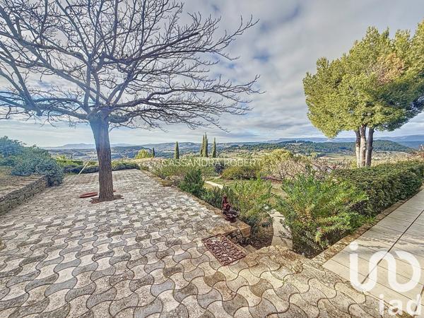 Maison traditionnelle 6 pièces de 169 m² à Le Beausset (83330)