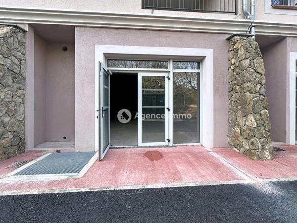 À vendre - Commerce de services situé à Flassans-sur-Issole (83340)