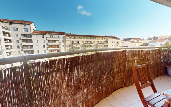 Appartement à vendre    2 pièces • 47 m2 Lyon 3