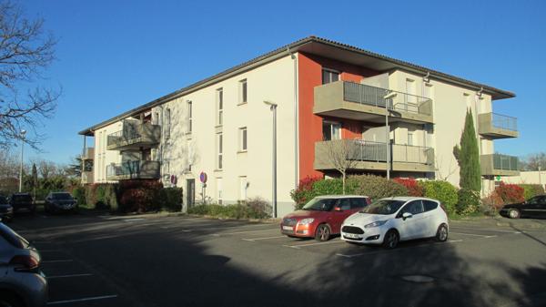 ROQUETTES : Pour investisseur: appartement loué Type 2 avec parking - Roquettes (31120)