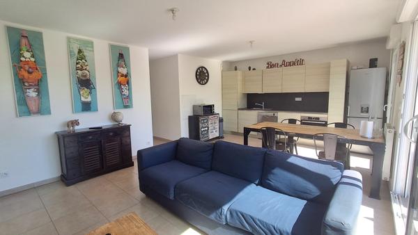 APPARTEMENT TYPE 4 PLEIN SUD + CAVE +PLACE DE PARKING INTERIEUR