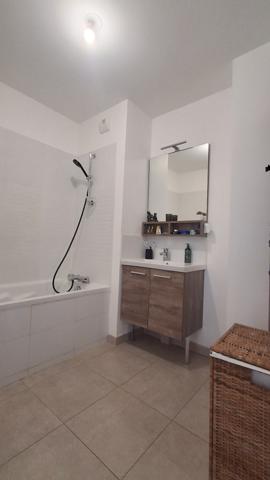 APPARTEMENT TYPE 4 PLEIN SUD + CAVE +PLACE DE PARKING INTERIEUR