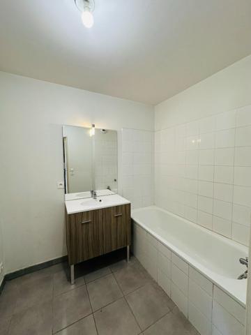 Appartement CHATEAURENARD 64.8 m²