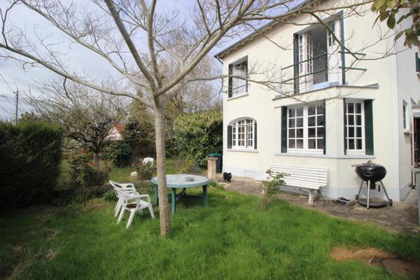 Varennes-Jarcy (91480) Charmante maison des années 1940 avec fort potentiel, sur terrain de 530 m² – Varennes-Jarcy