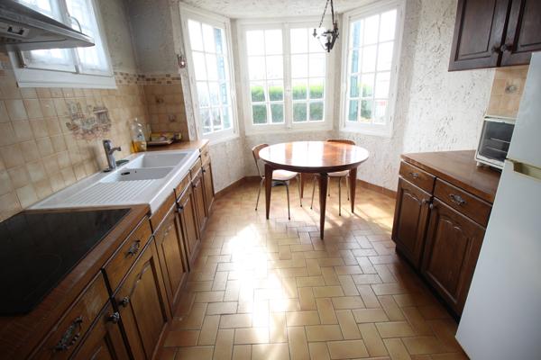 Varennes-Jarcy (91480) Charmante maison des années 1940 avec fort potentiel, sur terrain de 530 m² – Varennes-Jarcy