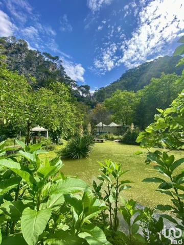 Maison 7 pièces de 165 m² à Gilette (06830)