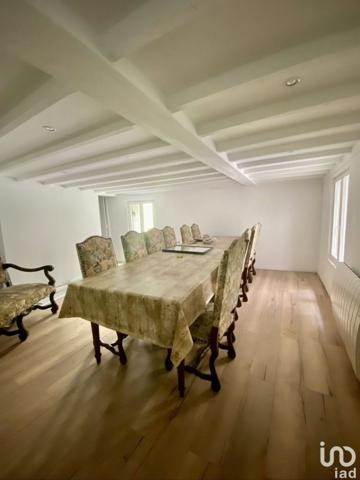 Maison 7 pièces de 165 m² à Gilette (06830)