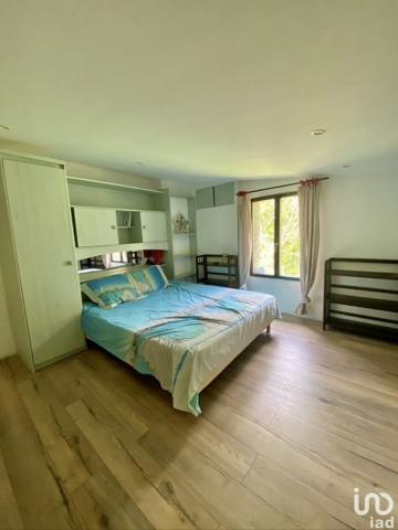 Maison 7 pièces de 165 m² à Gilette (06830)