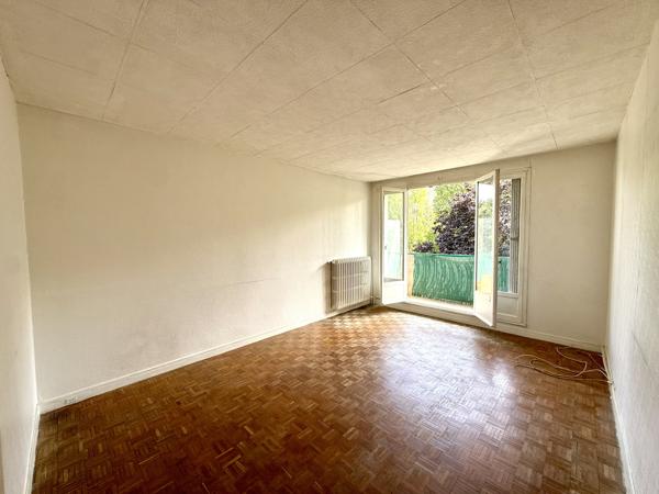 Appartement 3 Pièces avec parking et cave proche RER