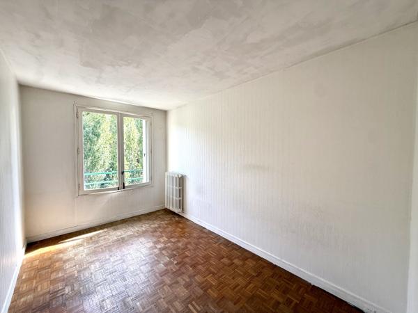 Appartement 3 Pièces avec parking et cave proche RER