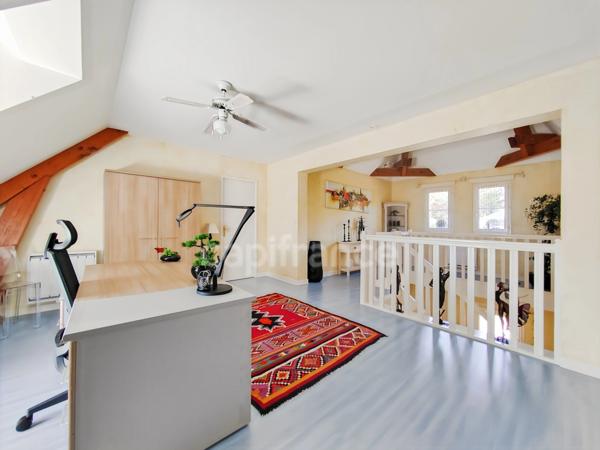 Givry (71) Maison à vendre de 250.43 m² - 6 pièces - terrain de 3 373 m² piscine !