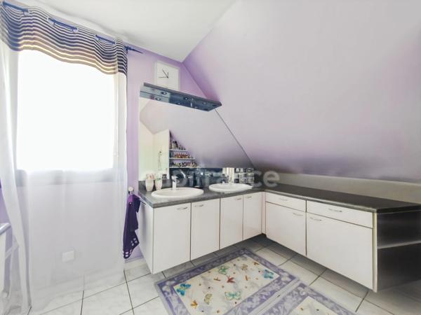 Givry (71) Maison à vendre de 250.43 m² - 6 pièces - terrain de 3 373 m² piscine !