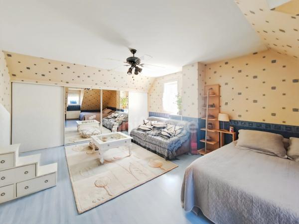 Givry (71) Maison à vendre de 250.43 m² - 6 pièces - terrain de 3 373 m² piscine !