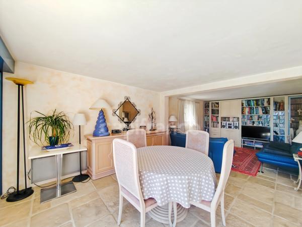 Givry (71) Maison à vendre de 250.43 m² - 6 pièces - terrain de 3 373 m² piscine !