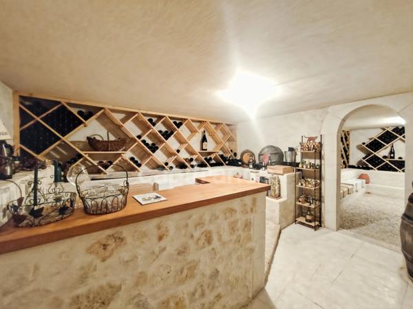 Givry (71) Maison à vendre de 250.43 m² - 6 pièces - terrain de 3 373 m² piscine !