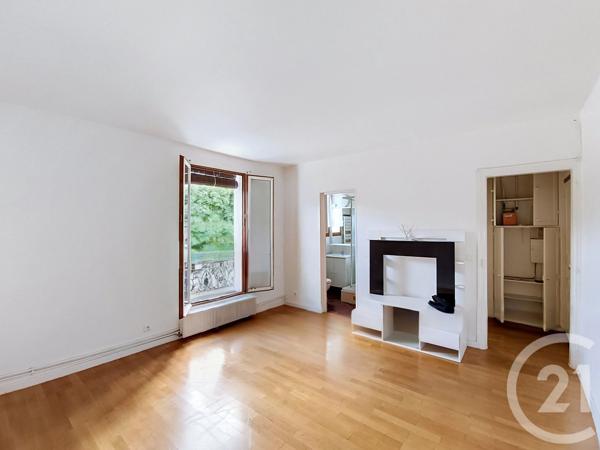 Appartement F2 à vendre  2 pièces - 30 m 2   PANTIN  - 93