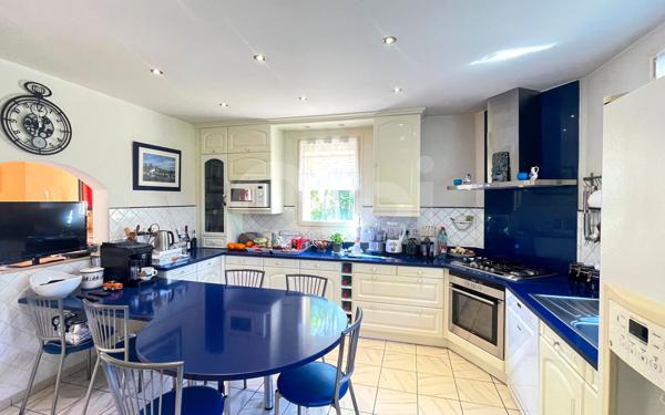 Maison à vendre    7 pièces •  Vaux-sur-Seine