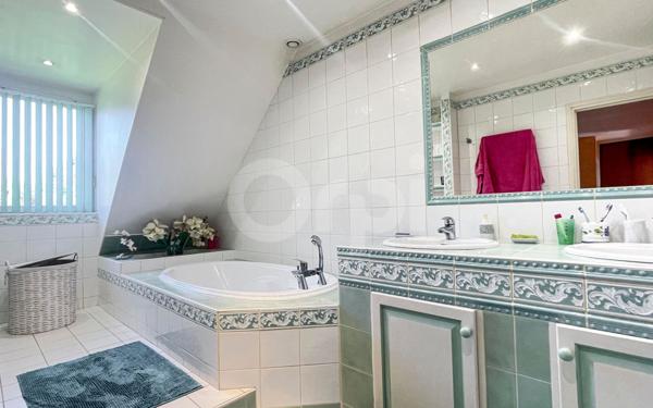 Maison à vendre    7 pièces •  Vaux-sur-Seine