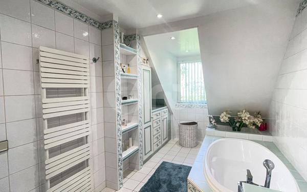 Maison à vendre    7 pièces •  Vaux-sur-Seine