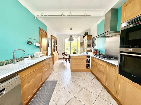 Maison Verrieres Le Buisson 7 pièce(s) 138.5 m2