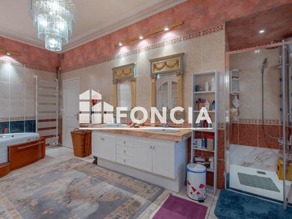 À vendre Maison 8 pièces 350 m² - Amboise 37400