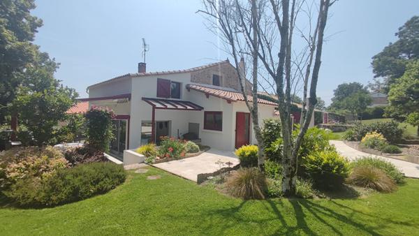 Maison 127 m² à vendre dans un village du Poiré sur Vie