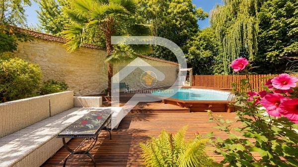 Vente                                                      Maison
                        
                     6 pièces                      158 m2                     à Maule