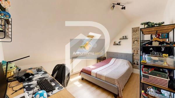 Vente                                                      Maison
                        
                     6 pièces                      158 m2                     à Maule