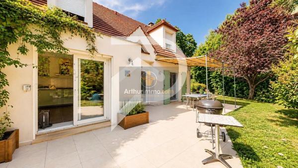 Vente                                                      Maison
                        
                     6 pièces                      158 m2                     à Maule