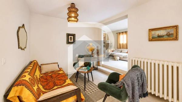Vente                                                      Maison
                        
                     6 pièces                      158 m2                     à Maule