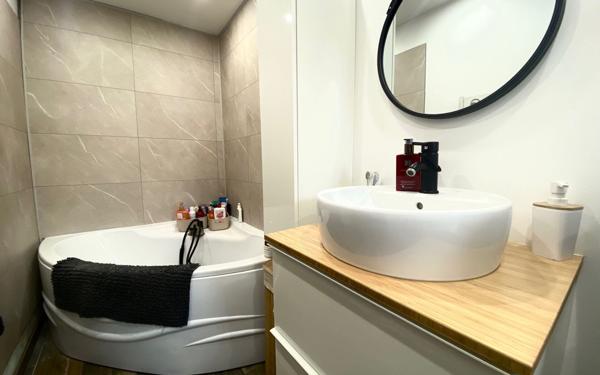 Maison à vendre    3 pièces • 62 m2 Saint-Quentin