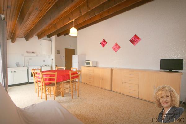 APPARTEMENT ATYPIQUE – DERNIER ÉTAGE – GRANDE TERRASSE TROPÉZIENNE