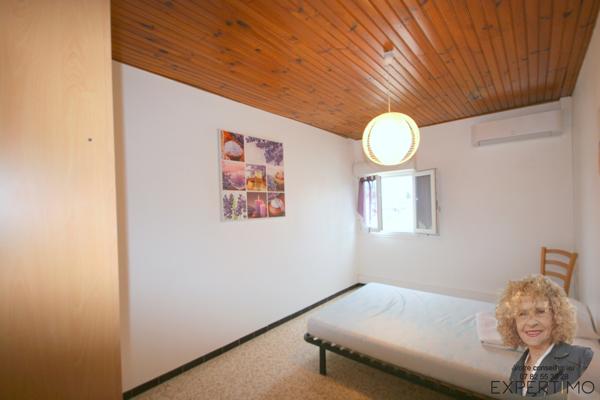 APPARTEMENT ATYPIQUE – DERNIER ÉTAGE – GRANDE TERRASSE TROPÉZIENNE