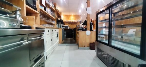 Fond de commerce. Restaurant, Bar, Glacier. (30) Sommiéres