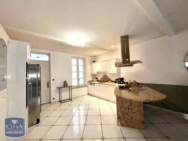 Appartement à louer 3 pièces 120.65m² Montauban (82000)