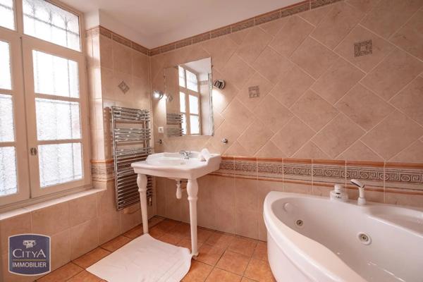 Appartement à louer 3 pièces 120.65m² Montauban (82000)
