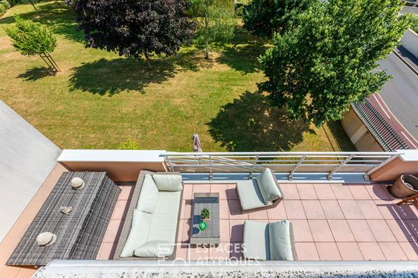 Duplex en dernier étage avec terrasse et vue sur Paris aux portes de Montmorency