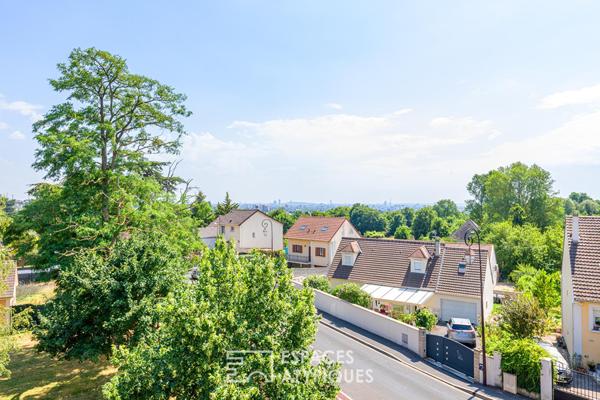 Duplex en dernier étage avec terrasse et vue sur Paris aux portes de Montmorency