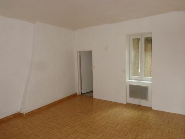 Immeuble à vendre    8 pièces •  Saint-Ambroix